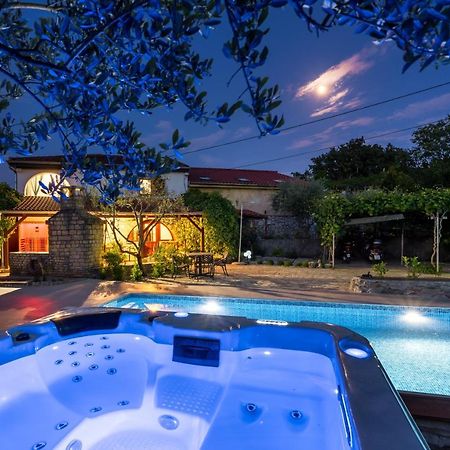Stone Lady Holiday Home With Pool&Hot Tub,Sauna,Bbq,Garden Rasopasno Ngoại thất bức ảnh