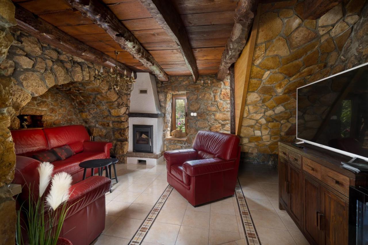 Stone Lady Holiday Home With Pool&Hot Tub,Sauna,Bbq,Garden Rasopasno Ngoại thất bức ảnh