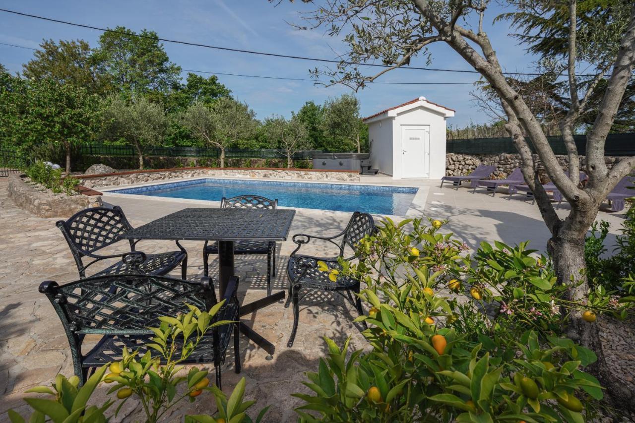 Stone Lady Holiday Home With Pool&Hot Tub,Sauna,Bbq,Garden Rasopasno Ngoại thất bức ảnh