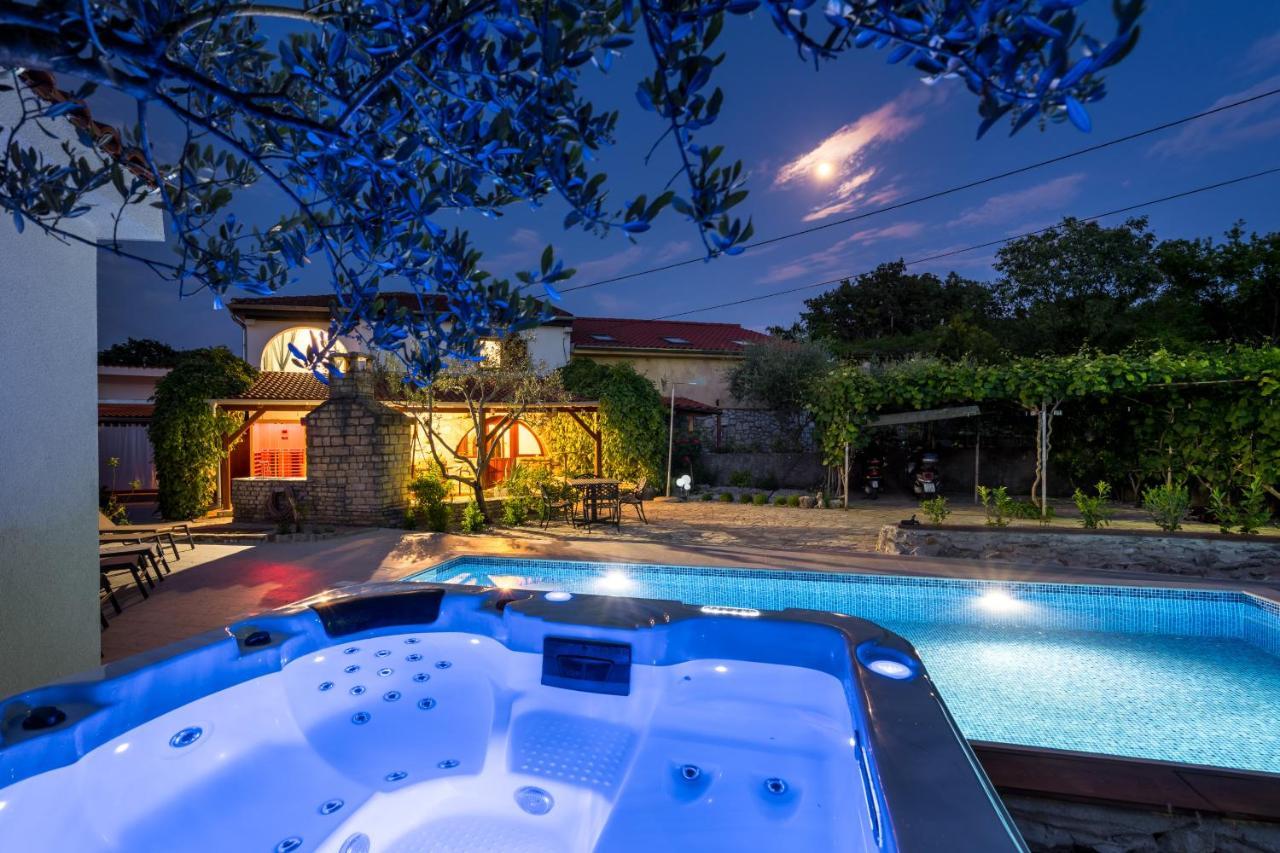 Stone Lady Holiday Home With Pool&Hot Tub,Sauna,Bbq,Garden Rasopasno Ngoại thất bức ảnh