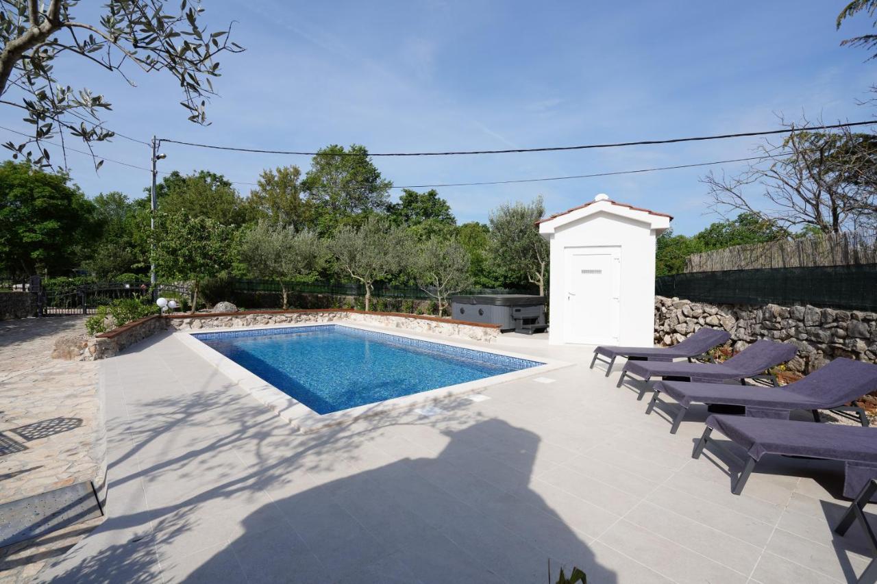 Stone Lady Holiday Home With Pool&Hot Tub,Sauna,Bbq,Garden Rasopasno Ngoại thất bức ảnh