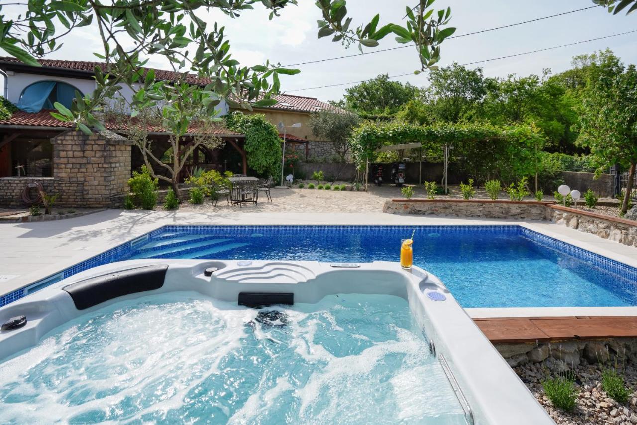Stone Lady Holiday Home With Pool&Hot Tub,Sauna,Bbq,Garden Rasopasno Ngoại thất bức ảnh